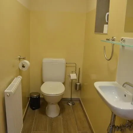 펜션 Le Panorama 라로셰안알데네